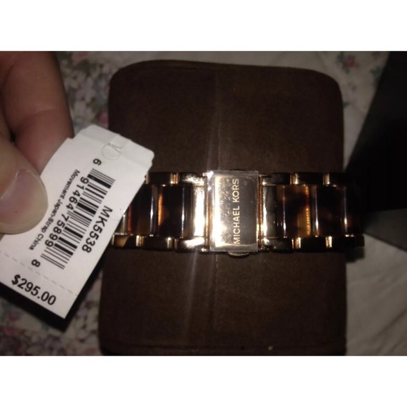 Michael Kors watch - Picture 3 of 6